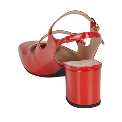 THE ESSENTIAL LOVE SANDALS